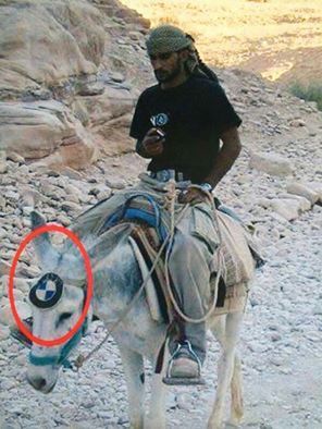 benz_zpstw2kj6a2.jpg