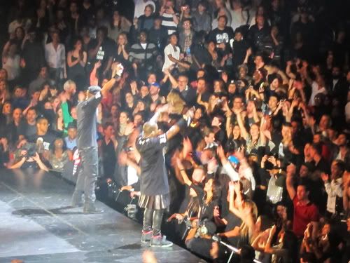 http://daysofj.blogspot.com, Jay-Z & Kanye at Staples LA (Watch The Throne Tour)
