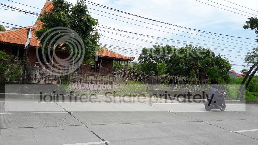 Dijual tanah luas 16 are. Lokasi di Jalan Raya Sunset Road Kunti, Bali. Harga Rp.2M per are.